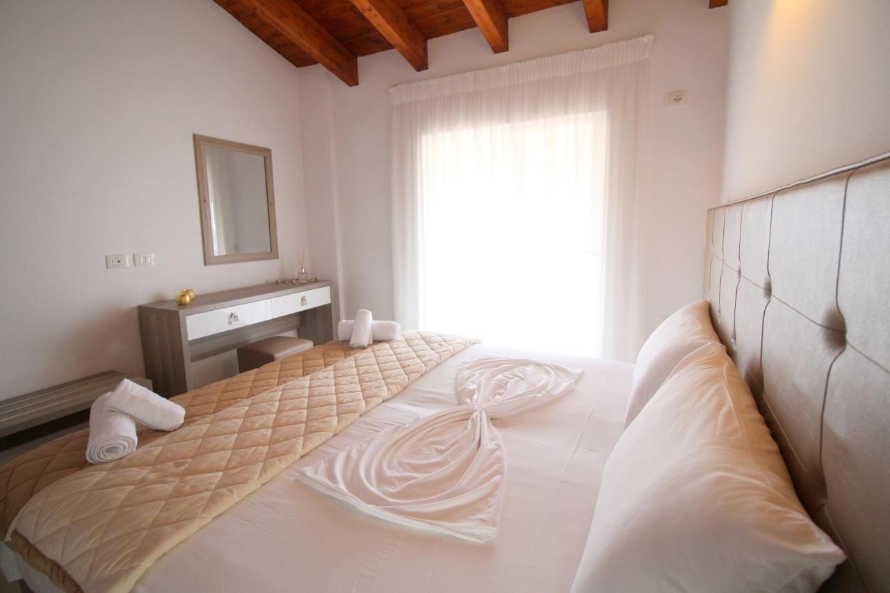 Atlantis Apartments Sarandë Eksteriør billede