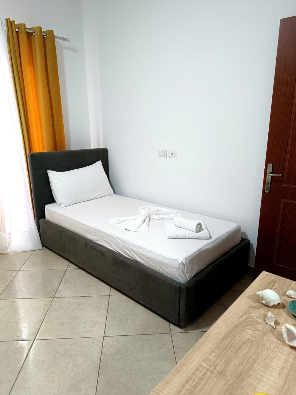 Atlantis Apartments Sarandë Eksteriør billede