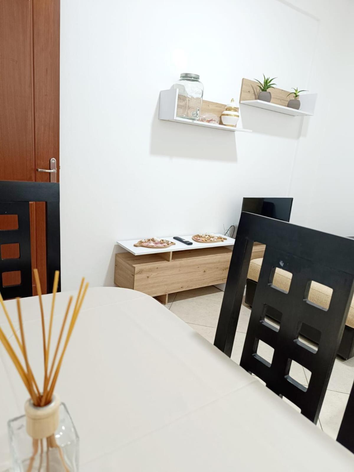 Atlantis Apartments Sarandë Eksteriør billede